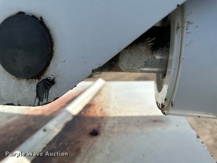 image for item EB2901 2001 Ford F750 forestry bucket truck