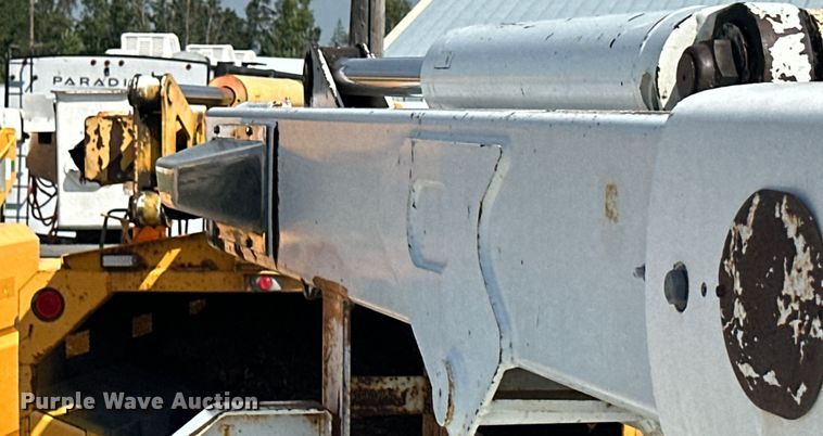 image for item EB2901 2001 Ford F750 forestry bucket truck