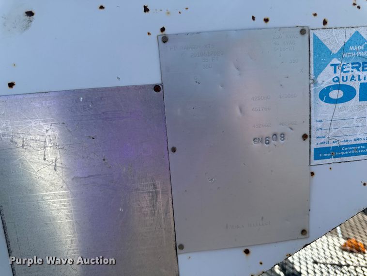 image for item EB2901 2001 Ford F750 forestry bucket truck