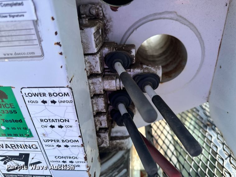 image for item EB2901 2001 Ford F750 forestry bucket truck