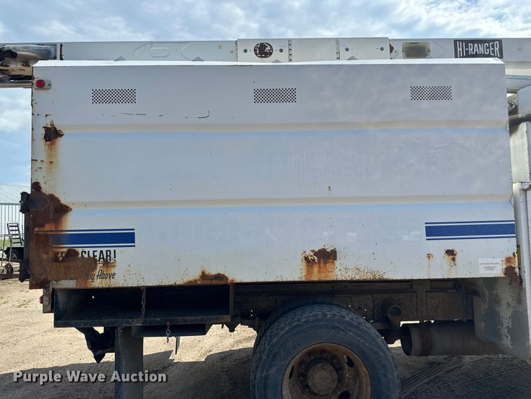 image for item EB2901 2001 Ford F750 forestry bucket truck