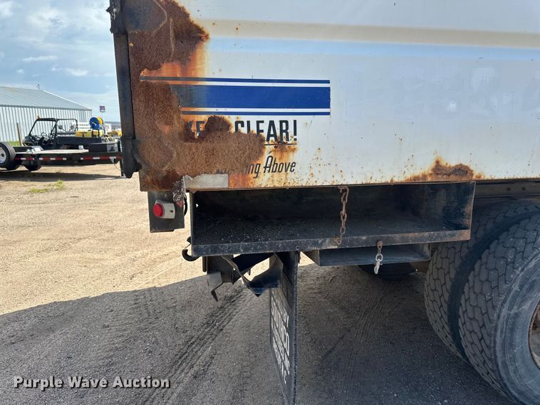 image for item EB2901 2001 Ford F750 forestry bucket truck