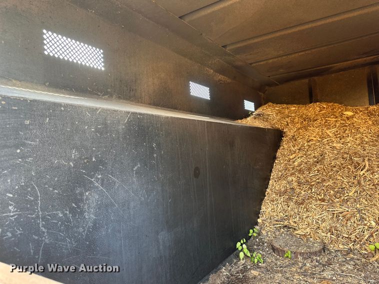 image for item EB2901 2001 Ford F750 forestry bucket truck