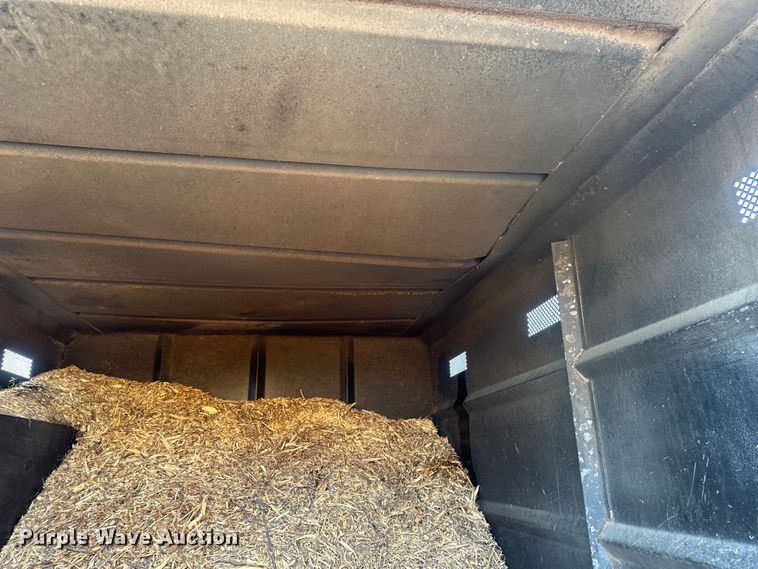 image for item EB2901 2001 Ford F750 forestry bucket truck