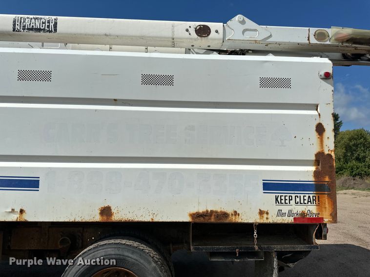 image for item EB2901 2001 Ford F750 forestry bucket truck