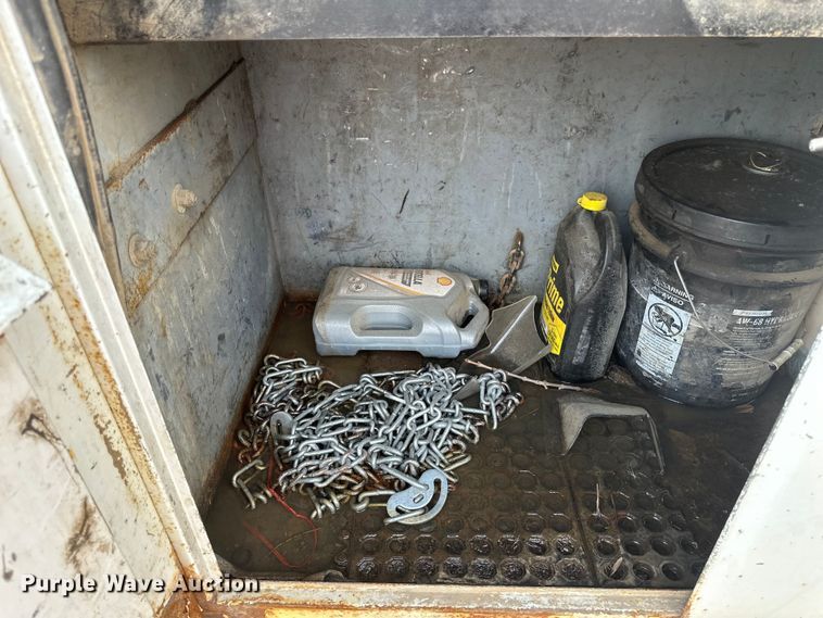 image for item EB2901 2001 Ford F750 forestry bucket truck