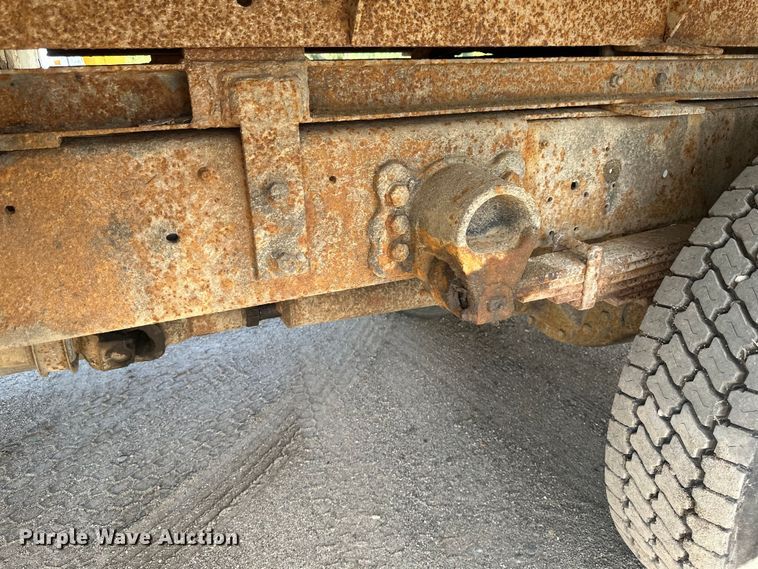 image for item EB2901 2001 Ford F750 forestry bucket truck