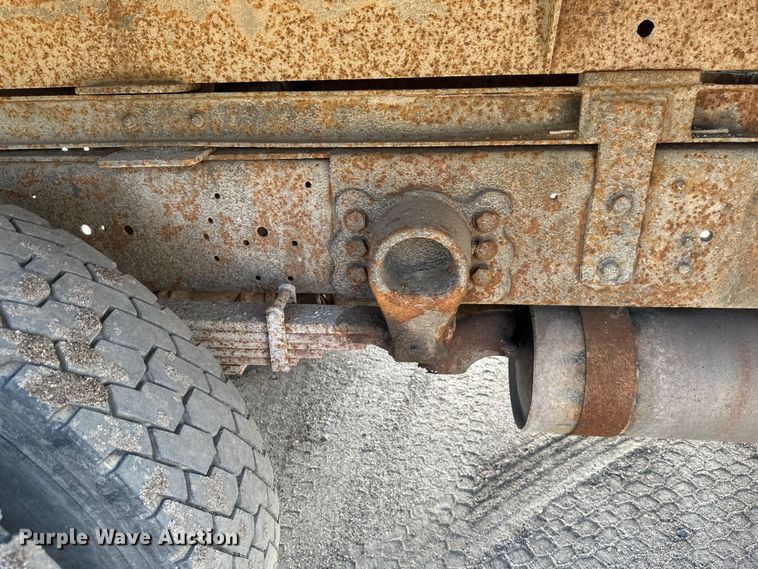 image for item EB2901 2001 Ford F750 forestry bucket truck