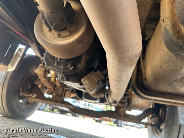 image for item EB2901 2001 Ford F750 forestry bucket truck