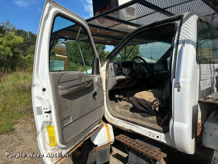 image for item EB2901 2001 Ford F750 forestry bucket truck