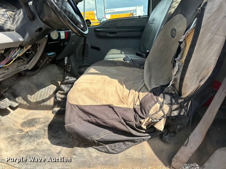 image for item EB2901 2001 Ford F750 forestry bucket truck