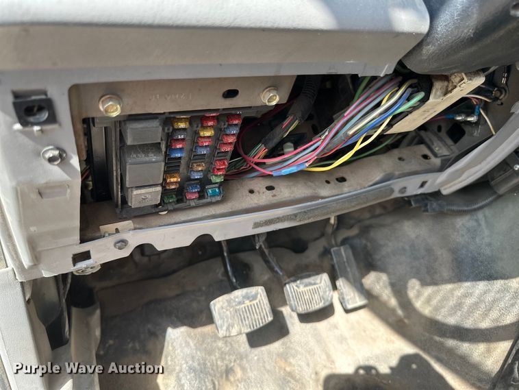 image for item EB2901 2001 Ford F750 forestry bucket truck