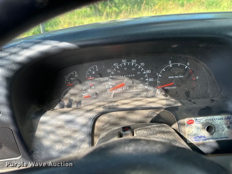 image for item EB2901 2001 Ford F750 forestry bucket truck