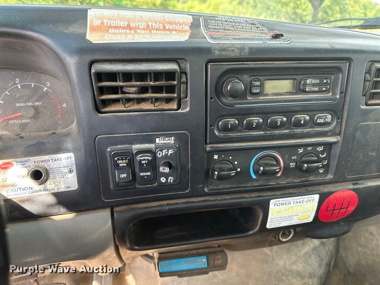 image for item EB2901 2001 Ford F750 forestry bucket truck