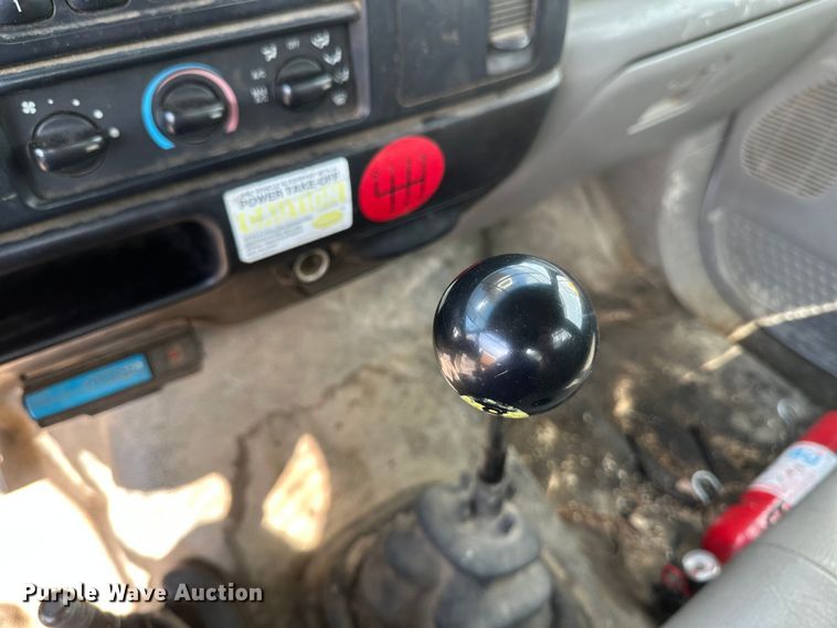 image for item EB2901 2001 Ford F750 forestry bucket truck