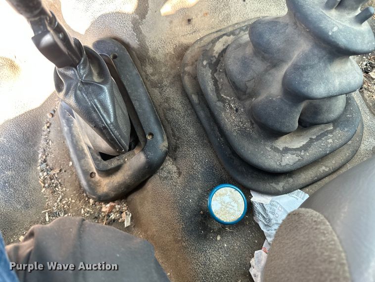 image for item EB2901 2001 Ford F750 forestry bucket truck