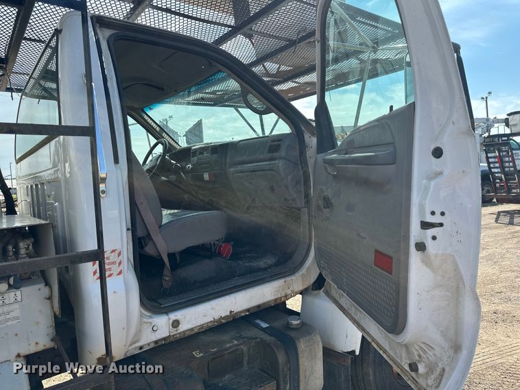 image for item EB2901 2001 Ford F750 forestry bucket truck