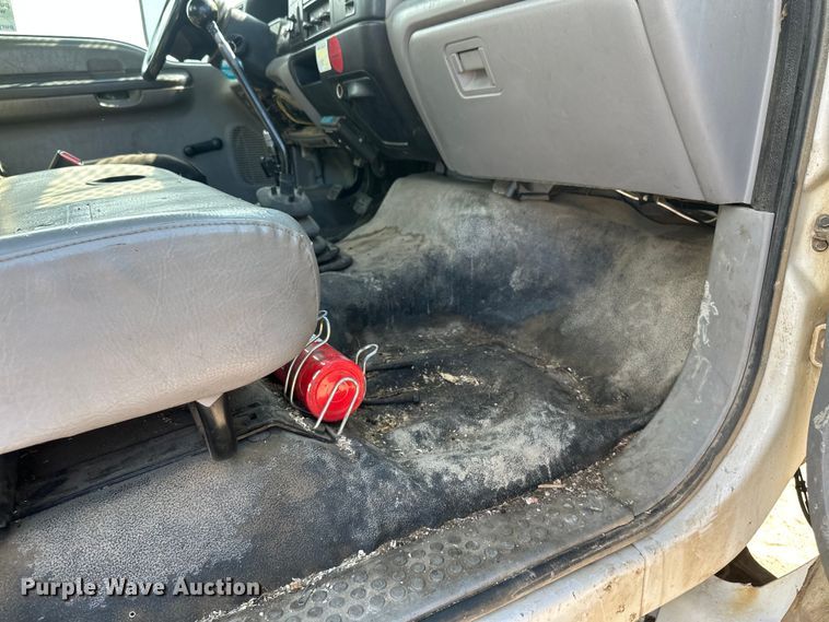 image for item EB2901 2001 Ford F750 forestry bucket truck