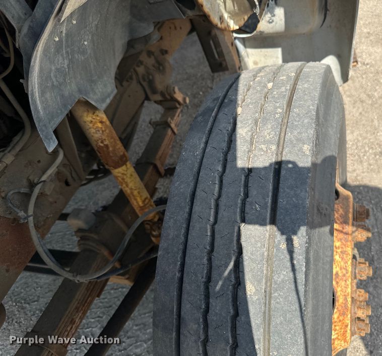 image for item EB2901 2001 Ford F750 forestry bucket truck