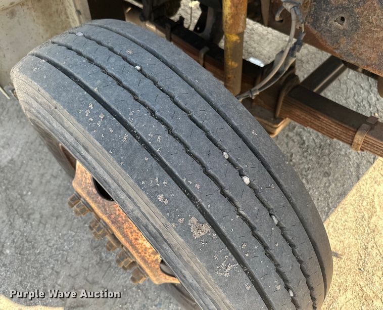 image for item EB2901 2001 Ford F750 forestry bucket truck