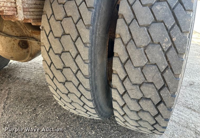 image for item EB2901 2001 Ford F750 forestry bucket truck