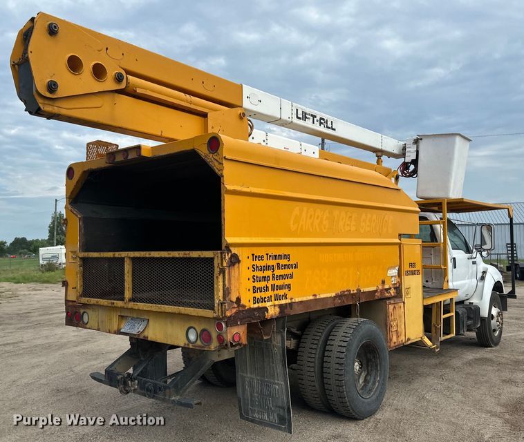 image for item EB2902 2000 Ford F650 forestry bucket truck