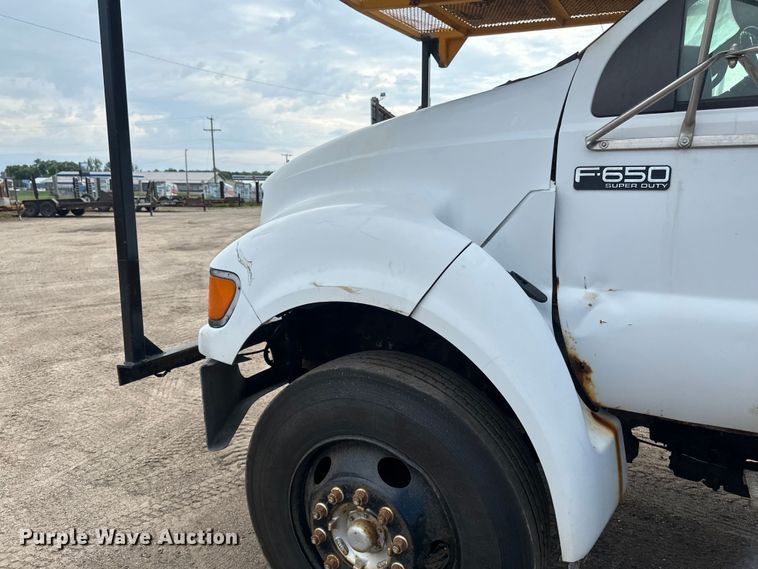 image for item EB2902 2000 Ford F650 forestry bucket truck