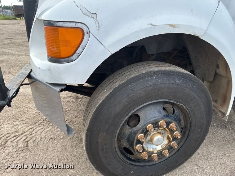 image for item EB2902 2000 Ford F650 forestry bucket truck