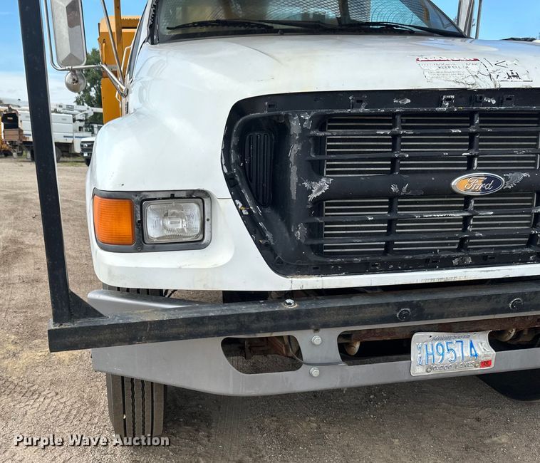 image for item EB2902 2000 Ford F650 forestry bucket truck