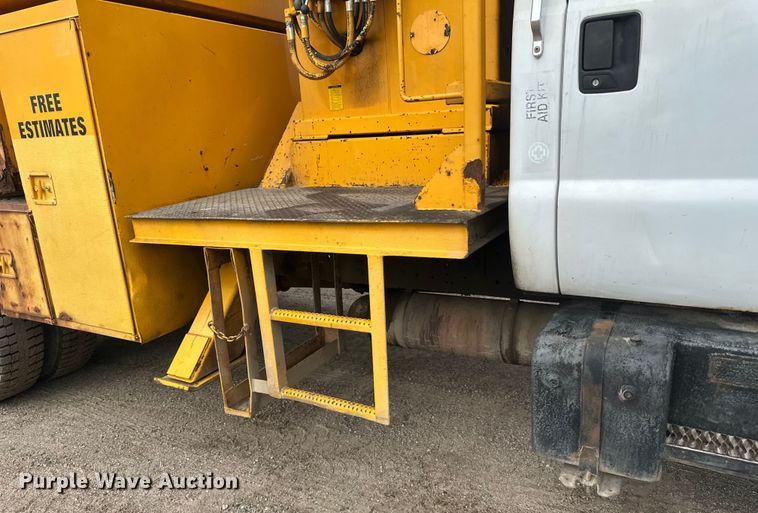 image for item EB2902 2000 Ford F650 forestry bucket truck