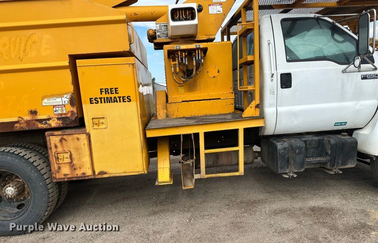 image for item EB2902 2000 Ford F650 forestry bucket truck