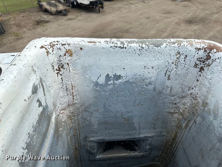 image for item EB2902 2000 Ford F650 forestry bucket truck