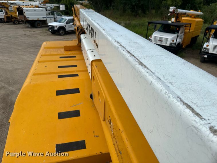 image for item EB2902 2000 Ford F650 forestry bucket truck