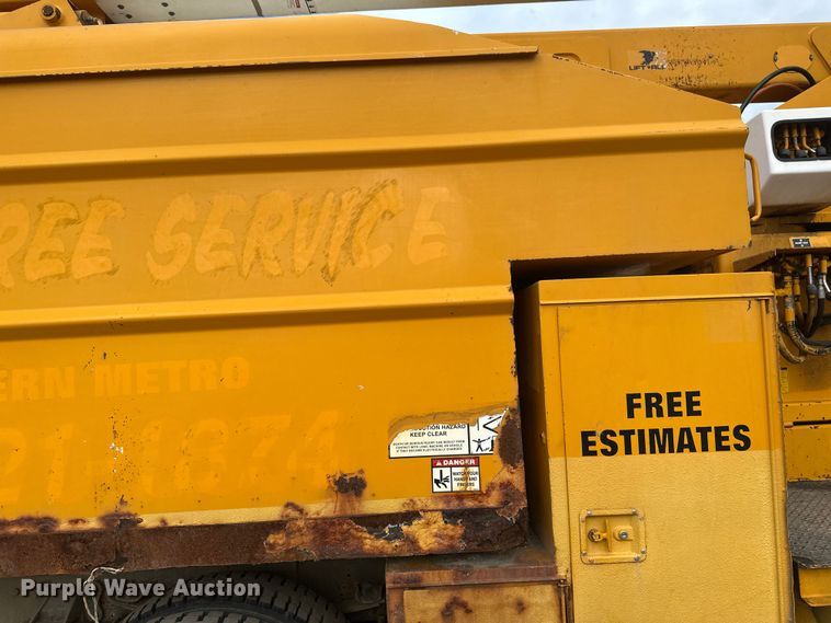 image for item EB2902 2000 Ford F650 forestry bucket truck