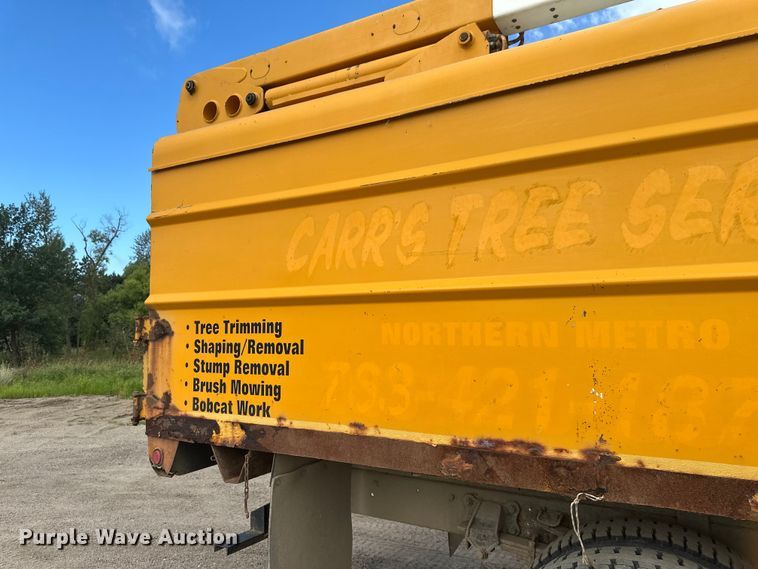 image for item EB2902 2000 Ford F650 forestry bucket truck