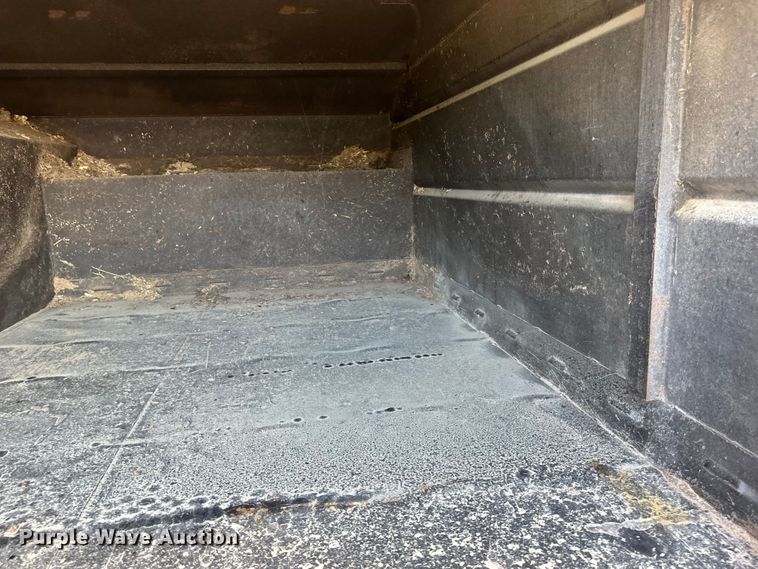 image for item EB2902 2000 Ford F650 forestry bucket truck