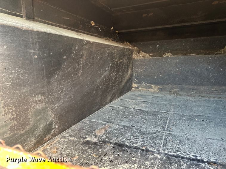 image for item EB2902 2000 Ford F650 forestry bucket truck