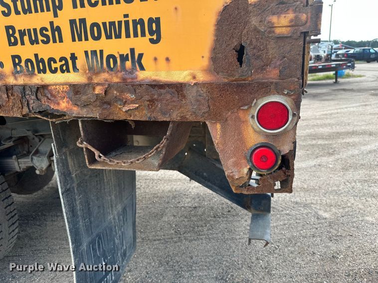 image for item EB2902 2000 Ford F650 forestry bucket truck