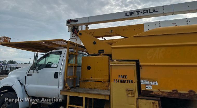 image for item EB2902 2000 Ford F650 forestry bucket truck