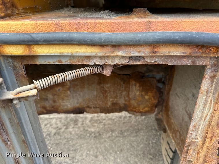 image for item EB2902 2000 Ford F650 forestry bucket truck