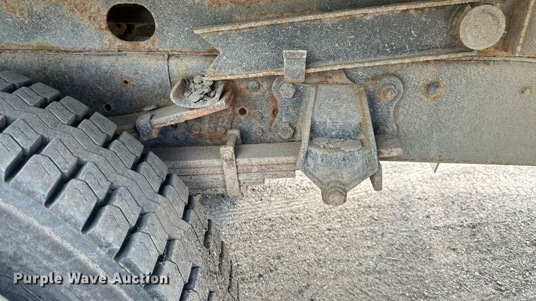 image for item EB2902 2000 Ford F650 forestry bucket truck