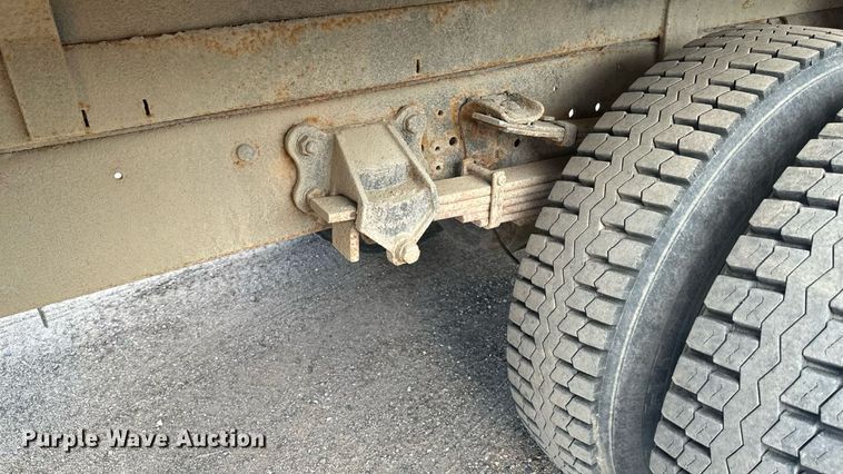 image for item EB2902 2000 Ford F650 forestry bucket truck