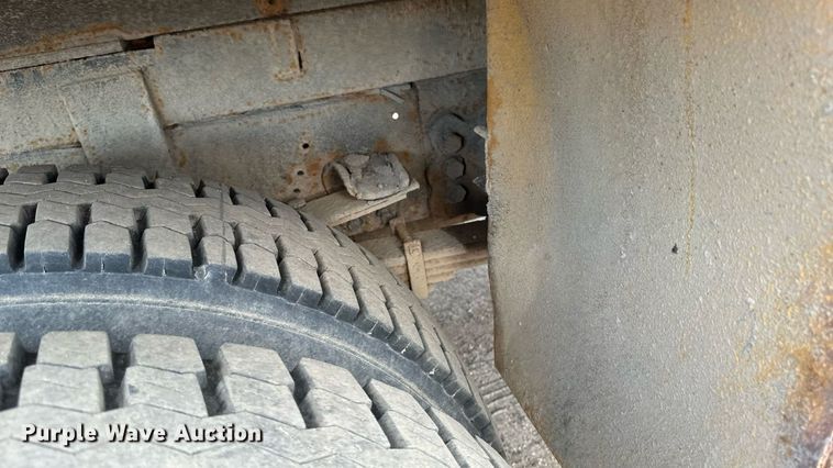 image for item EB2902 2000 Ford F650 forestry bucket truck