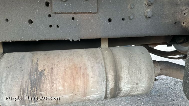 image for item EB2902 2000 Ford F650 forestry bucket truck