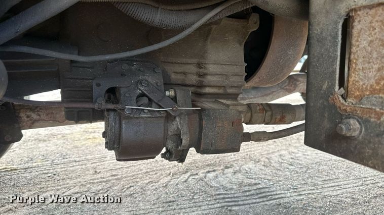 image for item EB2902 2000 Ford F650 forestry bucket truck