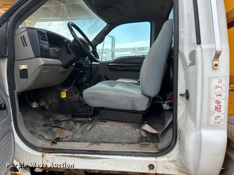 image for item EB2902 2000 Ford F650 forestry bucket truck