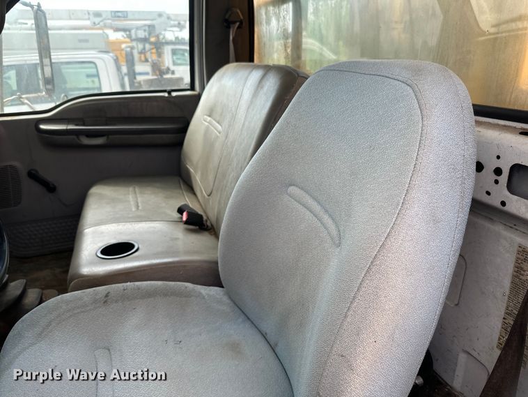 image for item EB2902 2000 Ford F650 forestry bucket truck