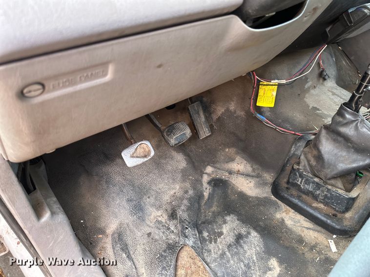 image for item EB2902 2000 Ford F650 forestry bucket truck