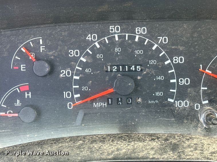 image for item EB2902 2000 Ford F650 forestry bucket truck