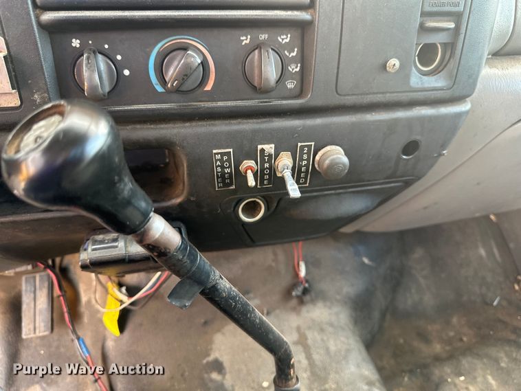 image for item EB2902 2000 Ford F650 forestry bucket truck